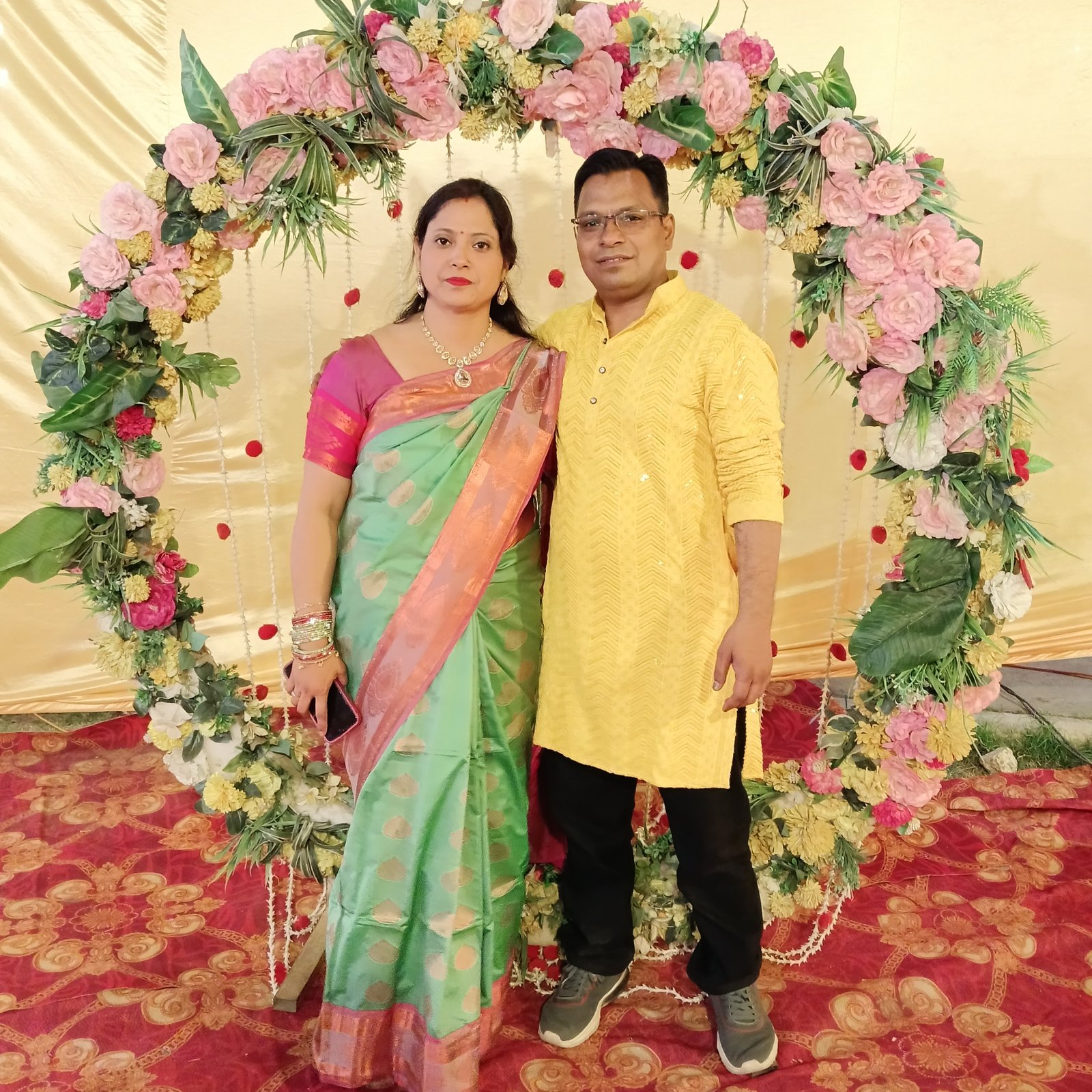 Green Saree Floral Arch